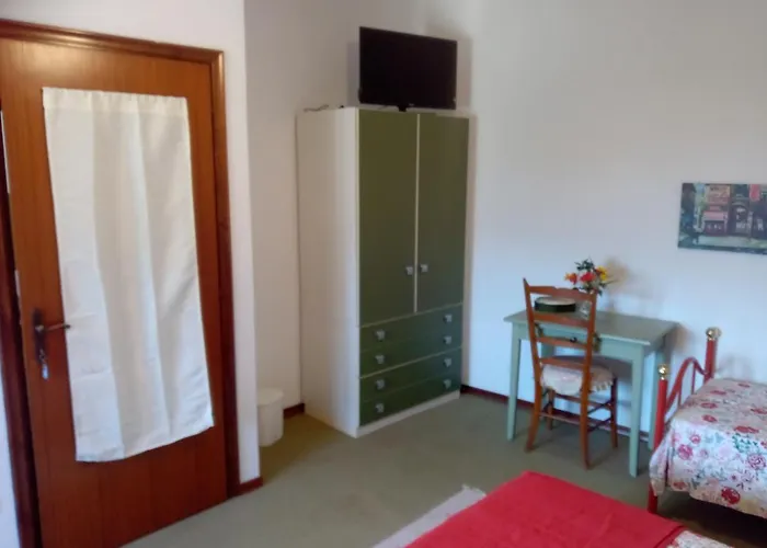 Casa Lidia Pensión *